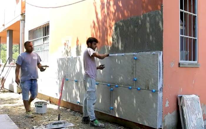 Termosistem exterior din polistren , vata bazaltica sau aerogel cu placare ceramica preinstalata [11]