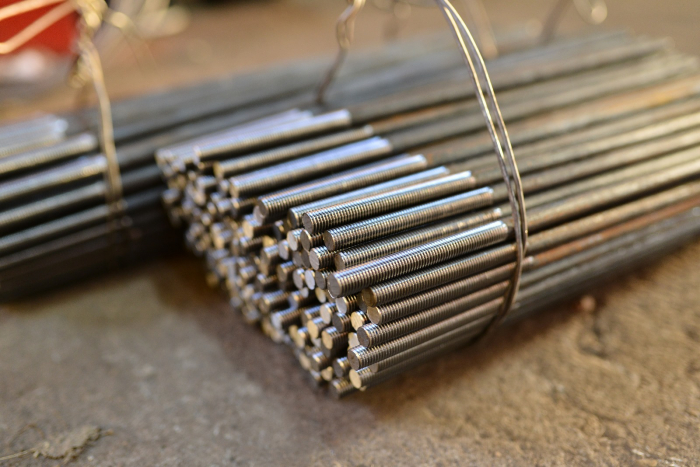 Threaded bolts and foundation casings [2]