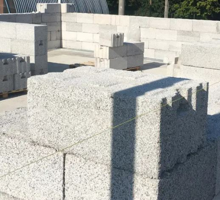 Caramizi din polistiren si beton [4]