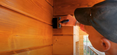 Case din grinzi lamelare prevazute cu nut si feder si sistem de imbinare la capete [71]