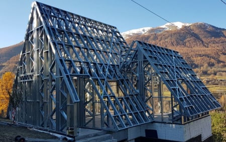 Sisteme de case - Case metalice prefabricate