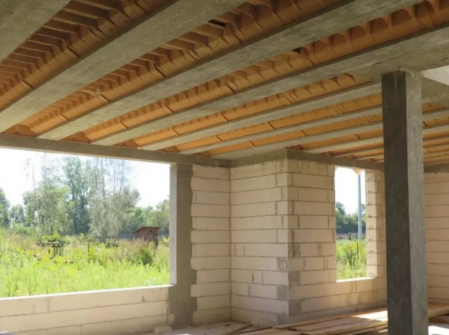 Lost formwork for prestressed ceilings [1]