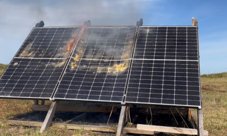 Dispozitiv de stingere a incendiilor pentru panourile solare [2]