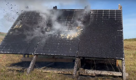 Dispozitiv de stingere a incendiilor pentru panourile solare [3]