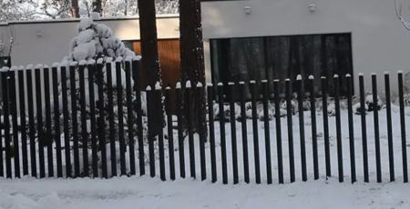 Retractable fences and access gates [14]