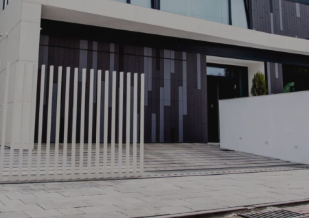 Retractable fences and access gates [3]