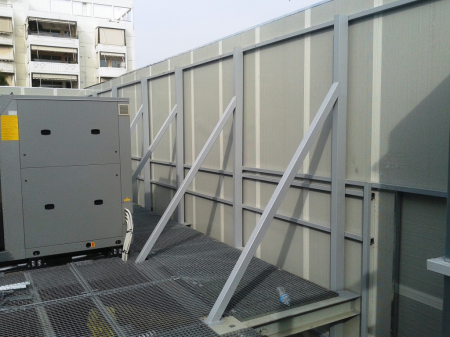 Garduri tip  panou sandvis perforat pentru izolatie fonica [11]