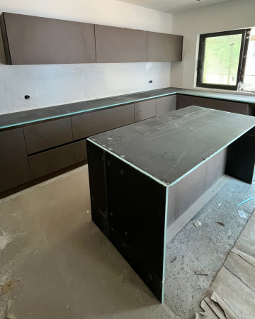 Placi structurale din polistiren extrudat placate cu plasa de fibra de sticla si ciment [19]