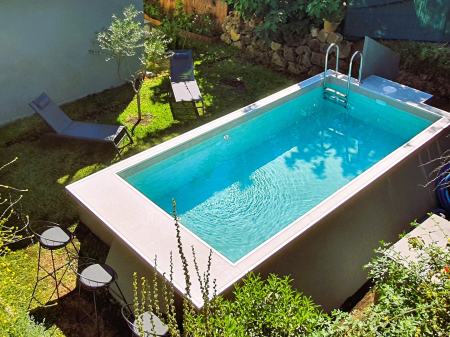 Placi structurale din polistiren extrudat placate cu plasa de fibra de sticla si ciment [57]