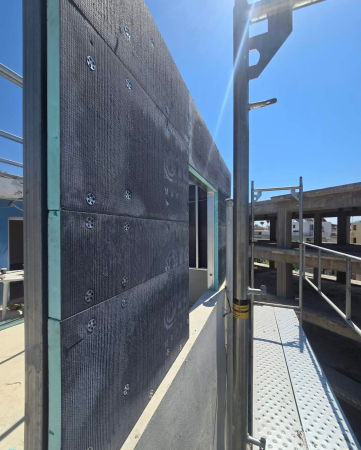 Placi structurale din polistiren extrudat placate cu plasa de fibra de sticla si ciment [18]