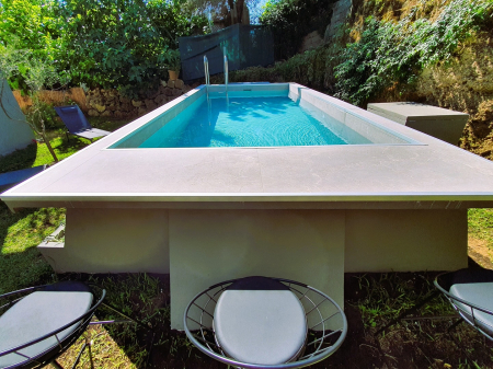 Placi structurale din polistiren extrudat placate cu plasa de fibra de sticla si ciment [55]