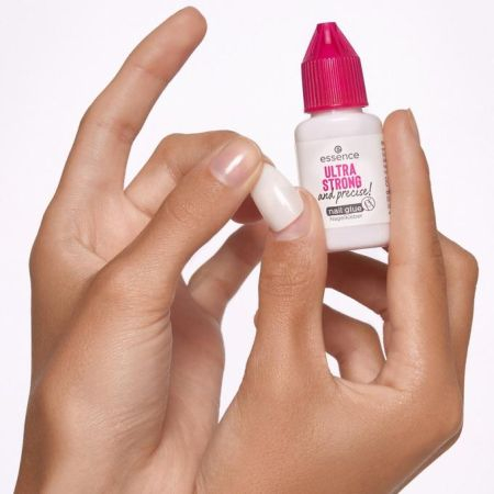Adeziv pentru unghii ULTRA STRONG and precise!, essence [3]