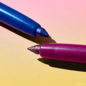 Creion pentru ochi Superman duochrome eyepencil 01 - I'm falling for you, 0.2 g, Essence [3]