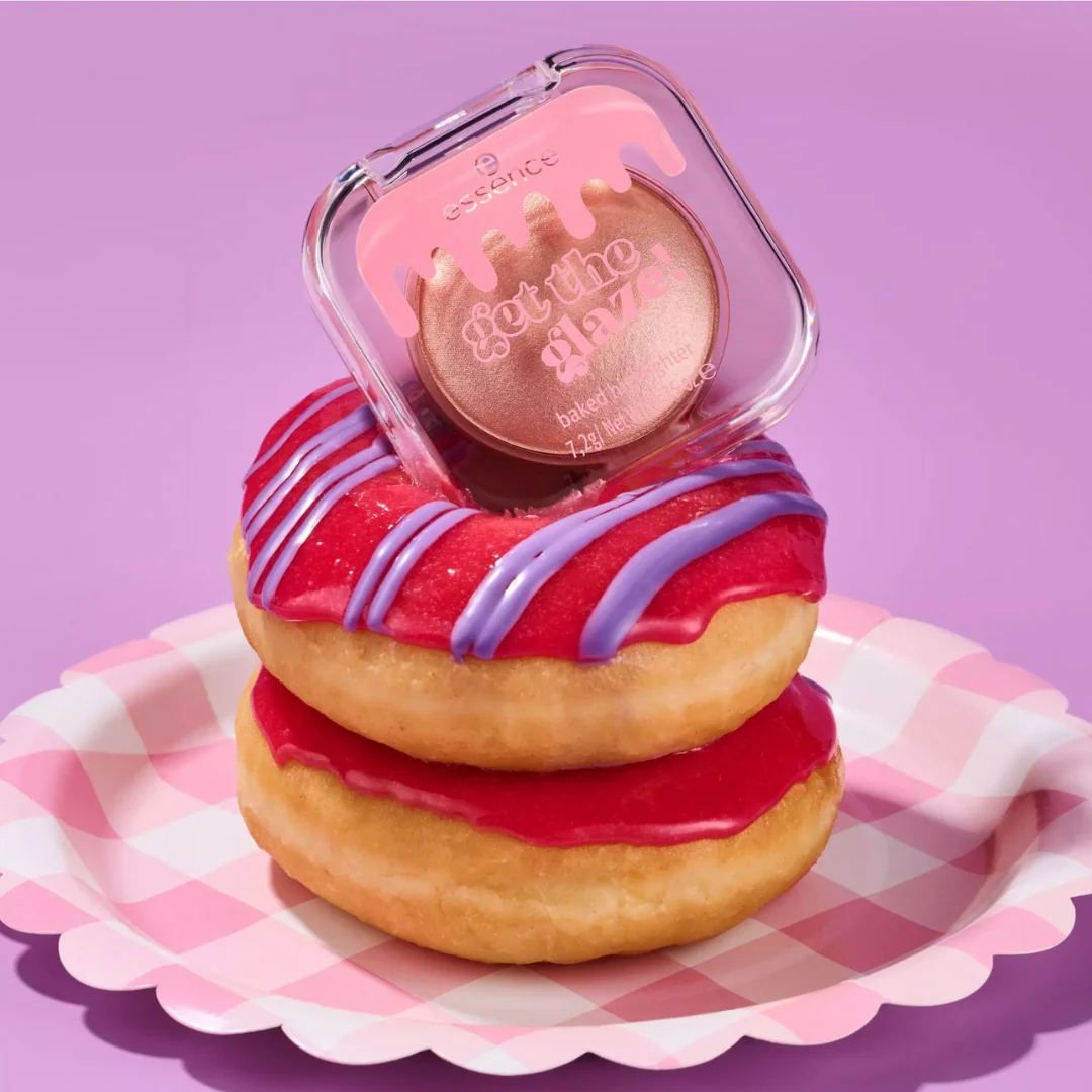 Iluminator essence get the glaze! 01 Donut worry, be glazy! [5]