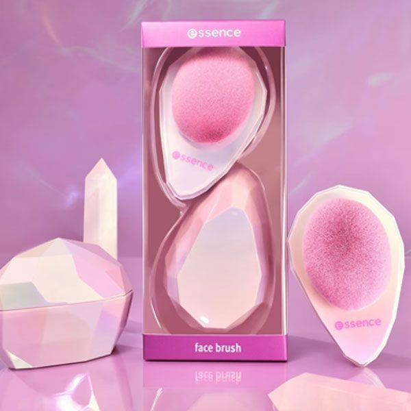 Pensula pentru blush, essence, CRYSTAL CRUSH 01 - Opal Magic, 1 buc [5]