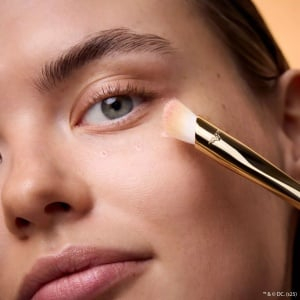 Pensula pentru corector Wonder Woman Concealer Brush, 1 buc, Catrice [5]