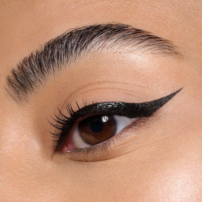 Tuș pentru ochi rezistent la apă Hyper Liner tip pensulă - 010 Ever Black, Catrice [4]