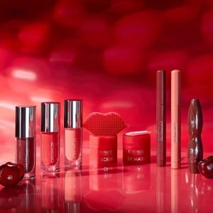 Ulei de buze ETERNAL RED Cherry Bomb Lip Oil C02 - Ruby Radiance, 3.6 ml, Catrice [7]
