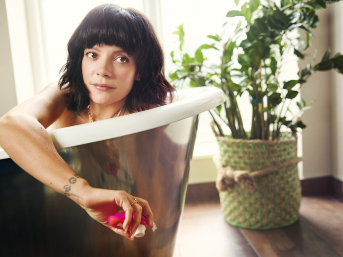Vibrator pentru clitoris Liberty by Lily Allen, Roz, Womanizer [9]