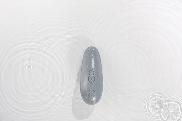 Vibrator pentru clitoris Starlet 3, Gri, Womanizer [11]