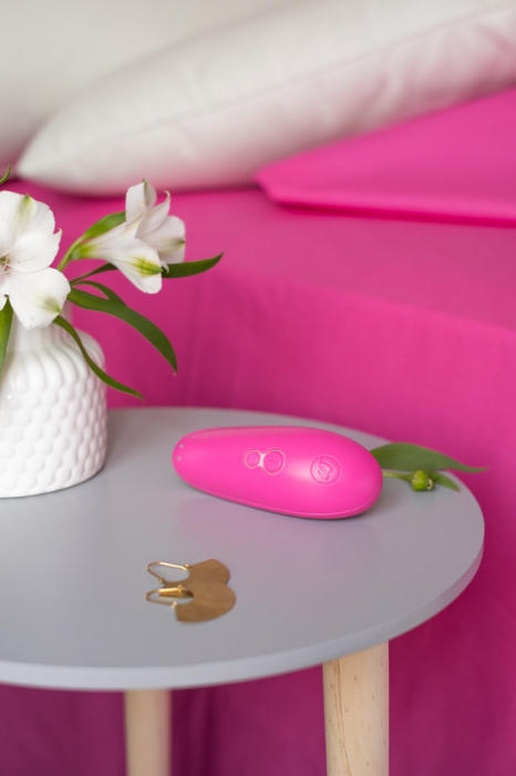 Vibrator pentru clitoris Starlet 3, Roz, Womanizer [10]