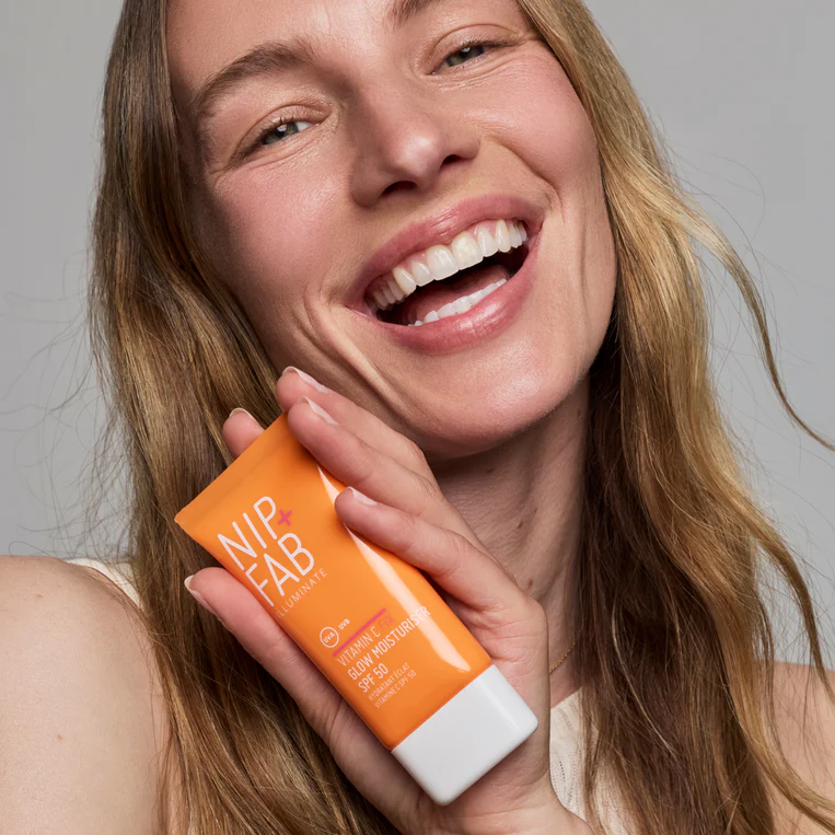 Vitamin C Fix Crema hidratanta pentru fata cu vitamina C si SPF50 Glow Moisturiser, 50 ml, NIP+FAB [5]