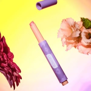 Balsam de buze SPRING AWAKENING Lip Perfector C03 - Peachspiration, 1.72 g, Essence [2]