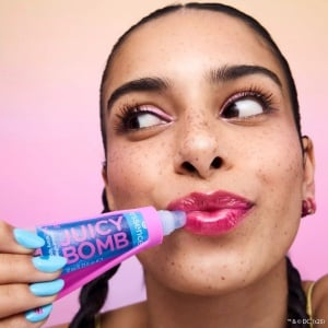 Luciu de buze JUICY BOMB colour-changing shiny lipgloss, 10 ml, Essence [4]