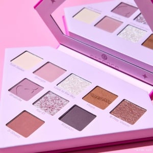 Paleta farduri Superman eyeshadow palette 01 - Find your power, 7 g, Essence [3]