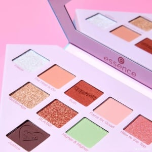 Paleta farduri Superman eyeshadow palette 02 - Join the league, 7 g, Essence [2]
