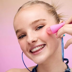 Pensula pentru blush din silicon Superman, 1 buc, Essence [4]