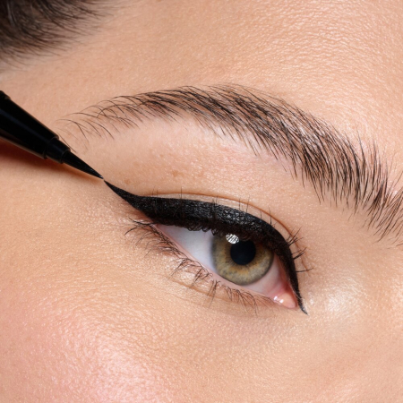 Tuș pentru ochi rezistent la apă Hyper Liner tip pensulă - 010 Ever Black, Catrice [9]