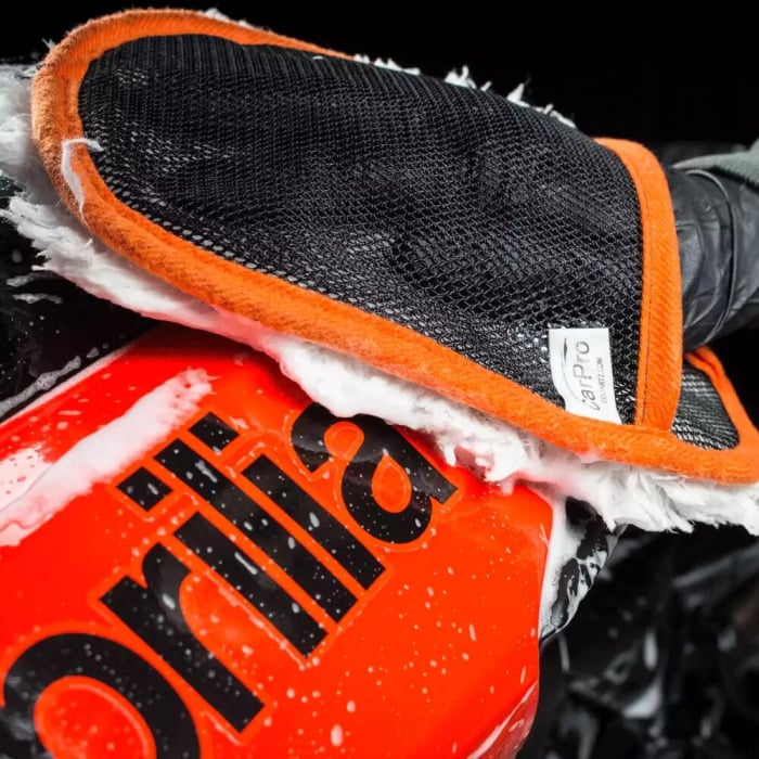 Manusa-spalare-auto-din-microfibra-CarPro-Hand-Wash-Microfiber-Mitt [3]