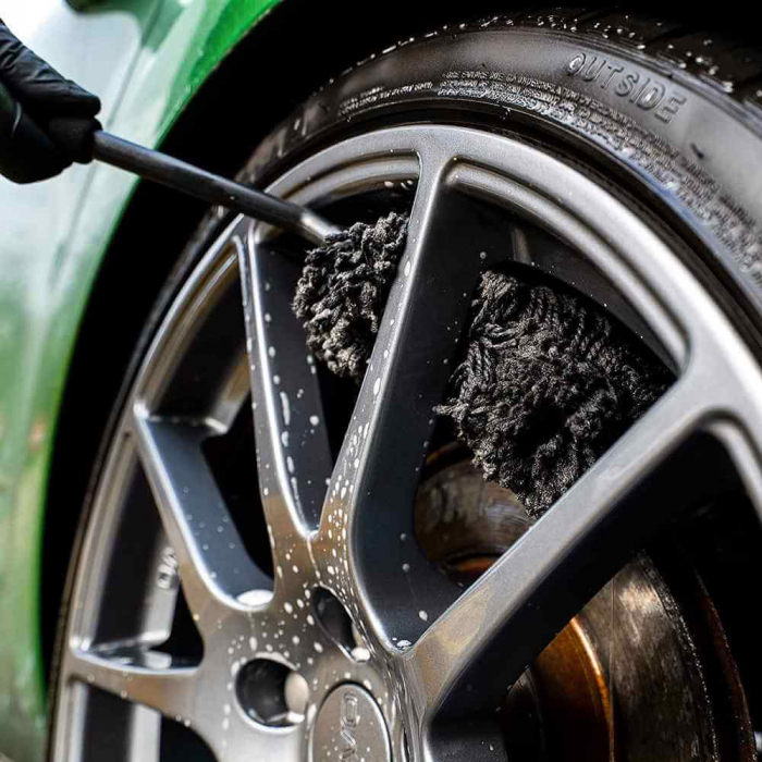 Perie-curatare-jante-Meguiars-Supreme-Angled-Wheel-Brush-X190700 [2]