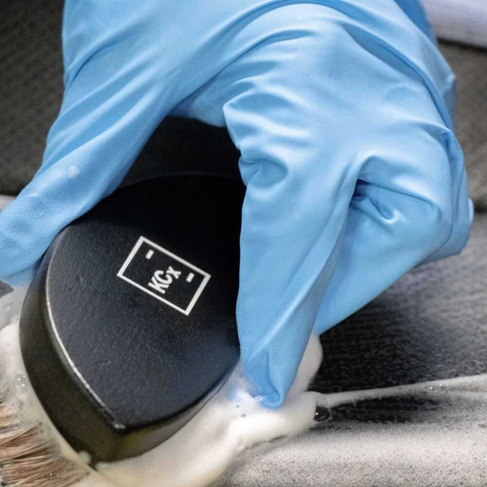 Perie-din-par-de-cal-pentru-curatat-piele-si-alcantara-Koch-Chemie-Leather-Brush-9998156 [2]