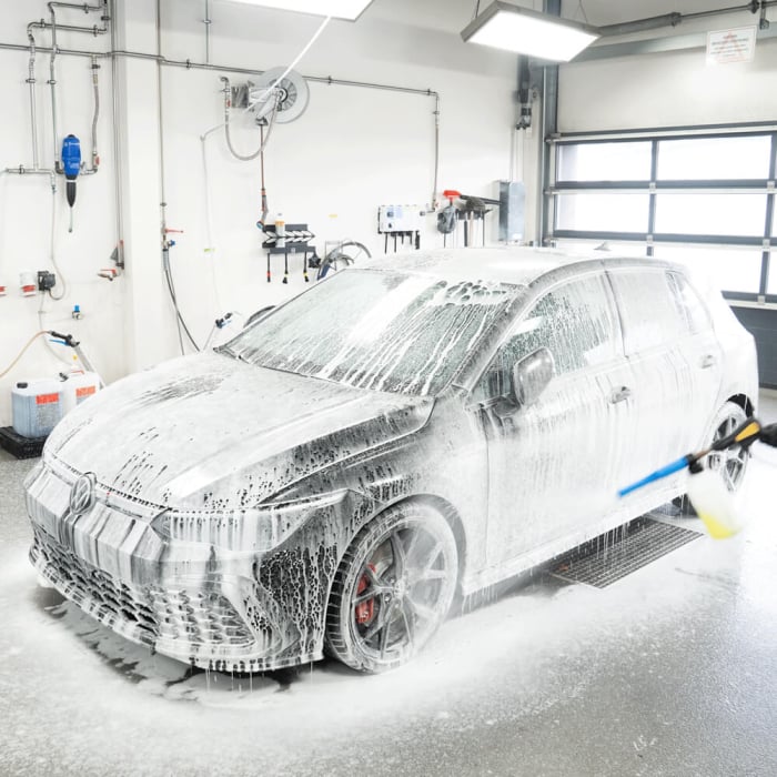 Sampon-auto-cu-protectie-si-aditivi-de-luciu-The-FINISHER-MagicShampoo [3]