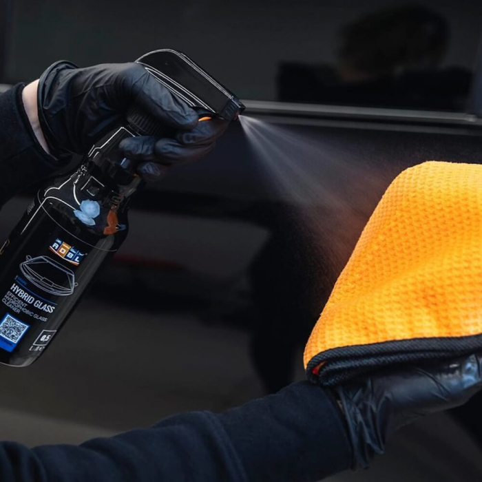 Solutie-curatare-geamuri-cu-efect-hidrofob-ADBL-Hybrid-Glass [3]