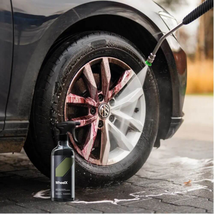 Solutie-curatare-jante-reactiva-CarPro-WheelX [5]