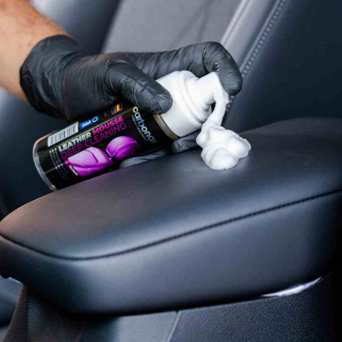 Solutie-curatare-piele-cu-foamer-Carbonax-Leather-Mousse-150ml-115 [3]