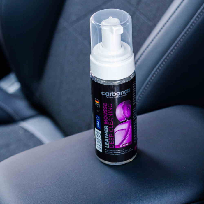 Solutie-curatare-piele-cu-foamer-Carbonax-Leather-Mousse-150ml-115 [2]