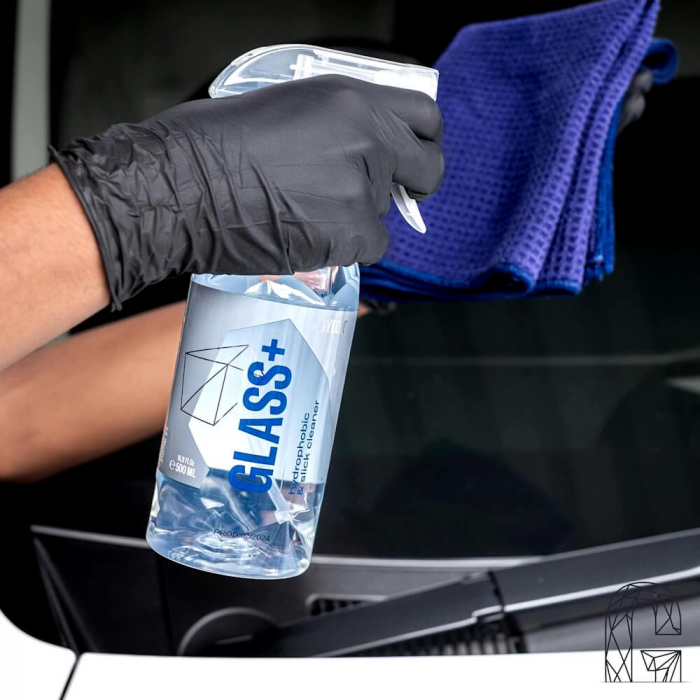 Solutie-curatare-sticla-cu-efect-hidrofob-Gyeon-Q2M-Glass-Plus-Q2MGLASSPL [3]