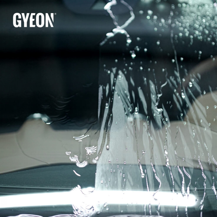 Solutie-curatare-sticla-cu-efect-hidrofob-Gyeon-Q2M-Glass-Plus-Q2MGLASSPL [2]