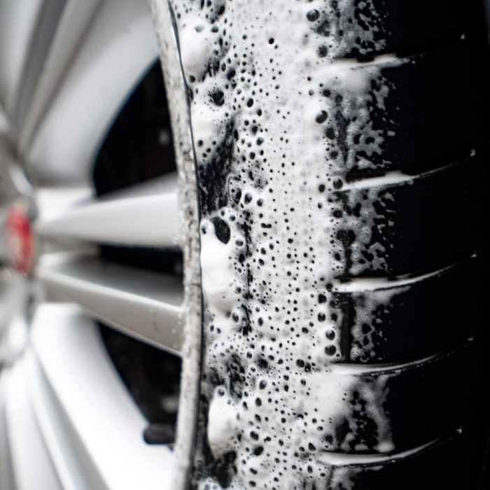 Spuma-curatare-si-protectie-anvelope-Meguiars-Ultimate-Insane-Shine-Foam-538g-G210419 [5]
