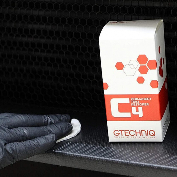 Tratament-restaurare-plastic-exterior-Gtechniq-C4-Permanent-Trim-Restorer-30ml-C4 0.03 [4]