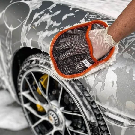Manusa-spalare-auto-din-microfibra-CarPro-Hand-Wash-Microfiber-Mitt [1]