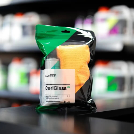 Polish-sticla-CarPro-CeriGlass-Glass-Polish-and-Cleaner [1]