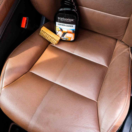 Solutie-curatare-si-hidratare-piele-Carbonax-Leather-Cleaner-3in1-720ml-106 [1]