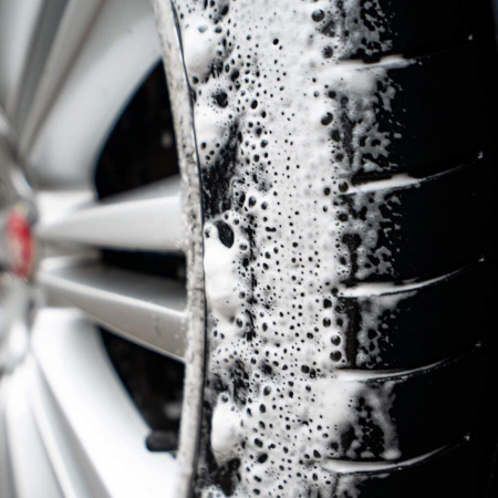 Spuma-curatare-si-protectie-anvelope-Meguiars-Ultimate-Insane-Shine-Foam-538g-G210419 [4]