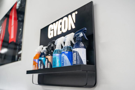 Suport-metalic-perete-cu-reclama-luminoasa-Gyeon-DetailRack [4]