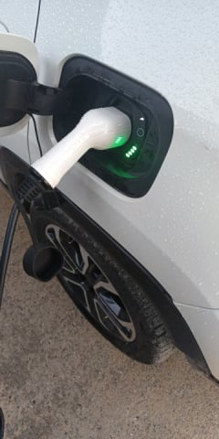 Încărcător auto portabil TAYSLA Phantom – Siguranță și eficiență pentru orice vehicul electric [13]